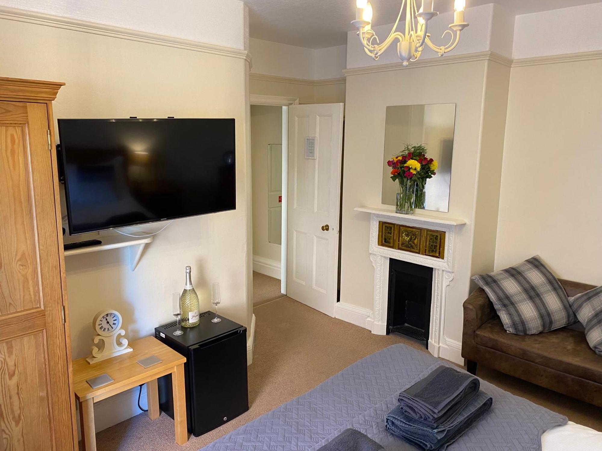 The Whalebone Arch Hotel Whitby Ngoại thất bức ảnh